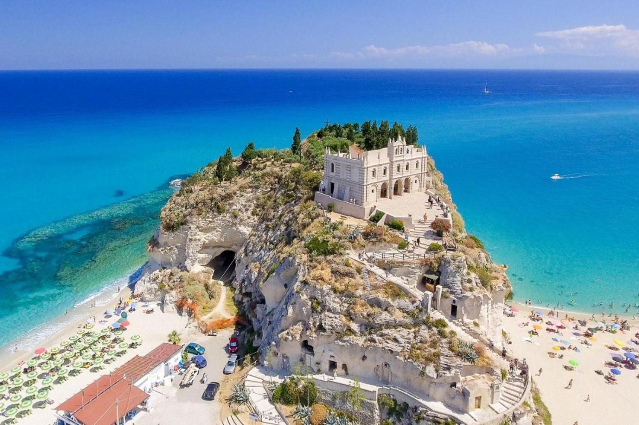 B&B Holiday Tropea Bagian luar foto