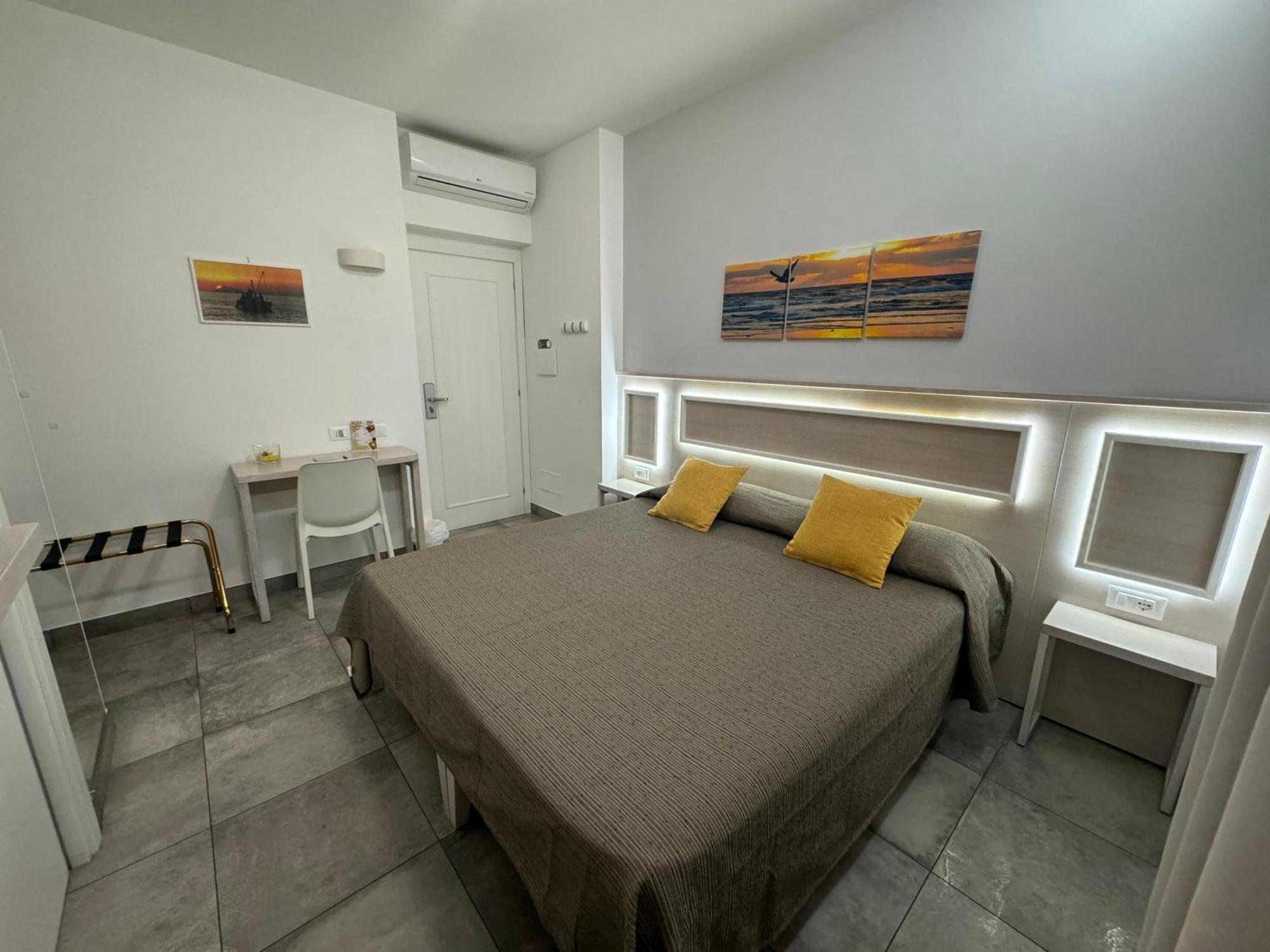 B&B Holiday Tropea Bagian luar foto